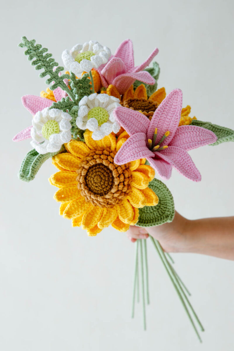 127products-100 sunflower and lily bouquet|hookok