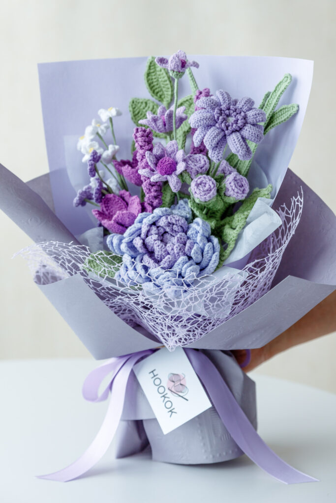 Purple dahlia bouquet|hookok