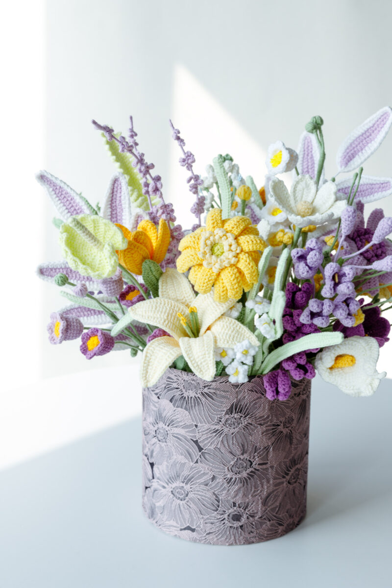 HOOKOK Hug Bucket – Purple Bouquet Hug Bucket (29 pieces) HOOKOK Hug Bucket – Purple Bouquet Hug Bucket (29 pieces)