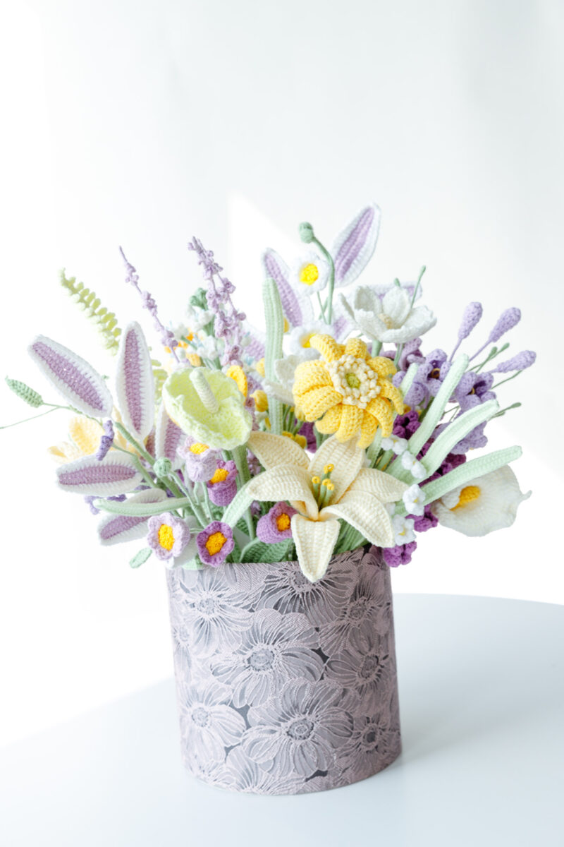 HOOKOK Hug Bucket – Purple Bouquet Hug Bucket (29 pieces) HOOKOK Hug Bucket – Purple Bouquet Hug Bucket (29 pieces)