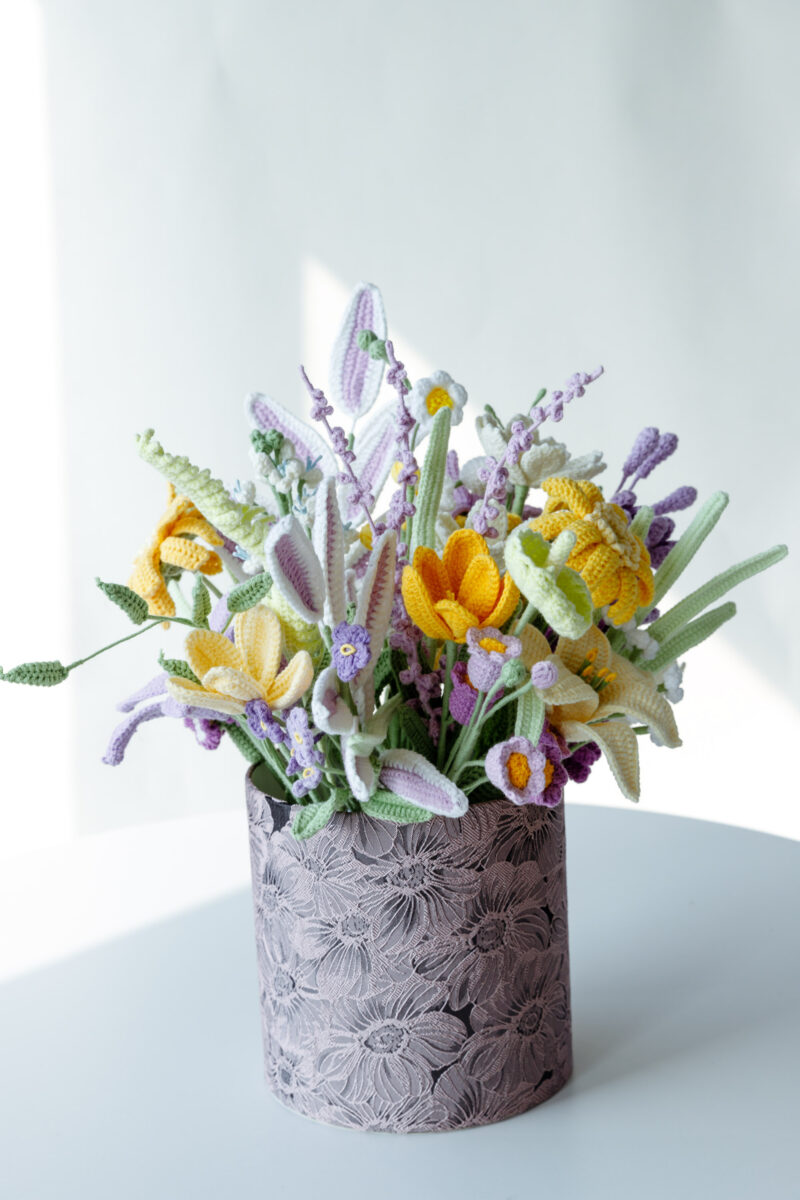 HOOKOK Hug Bucket – Purple Bouquet Hug Bucket (29 pieces) HOOKOK Hug Bucket – Purple Bouquet Hug Bucket (29 pieces)