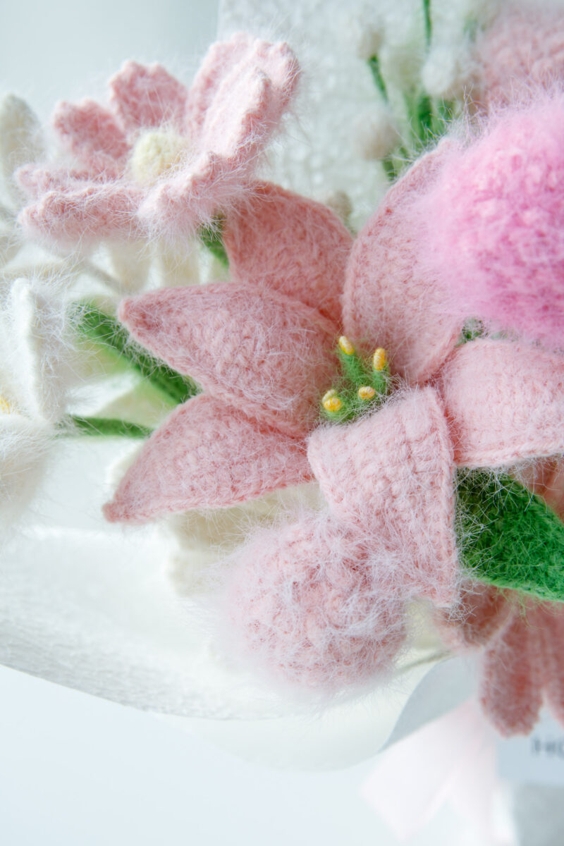 Pink Plush Lily and Gesang Bouquet Kit-hookok Pink Plush Lily and Gesang Bouquet Kit-hookok
