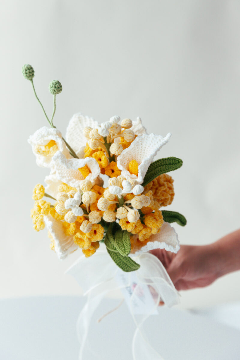 Yellow Grape Hyacinth and Calla Lily Wedding Bouquet-hookok Yellow Grape Hyacinth and Calla Lily Wedding Bouquet-hookok