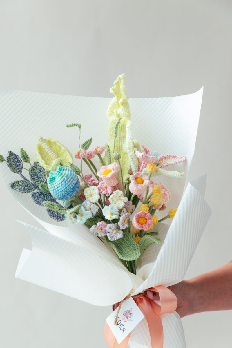 Ice Cream Colored Lily and Hydrangea Bouquet-hookok
