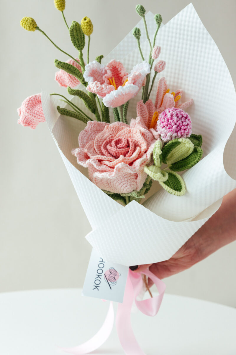 HOOKOK Bouquet – Pink Big Thai Rose and Parrot Tulip Bouquet (6 pieces) HOOKOK Bouquet – Pink Big Thai Rose and Parrot Tulip Bouquet (6 pieces)