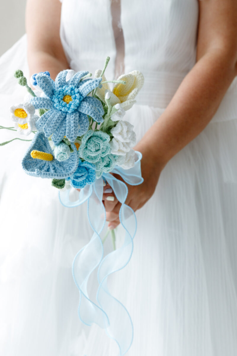 Blue bridesmaid bouquet B-hookok Blue bridesmaid bouquet B-hookok