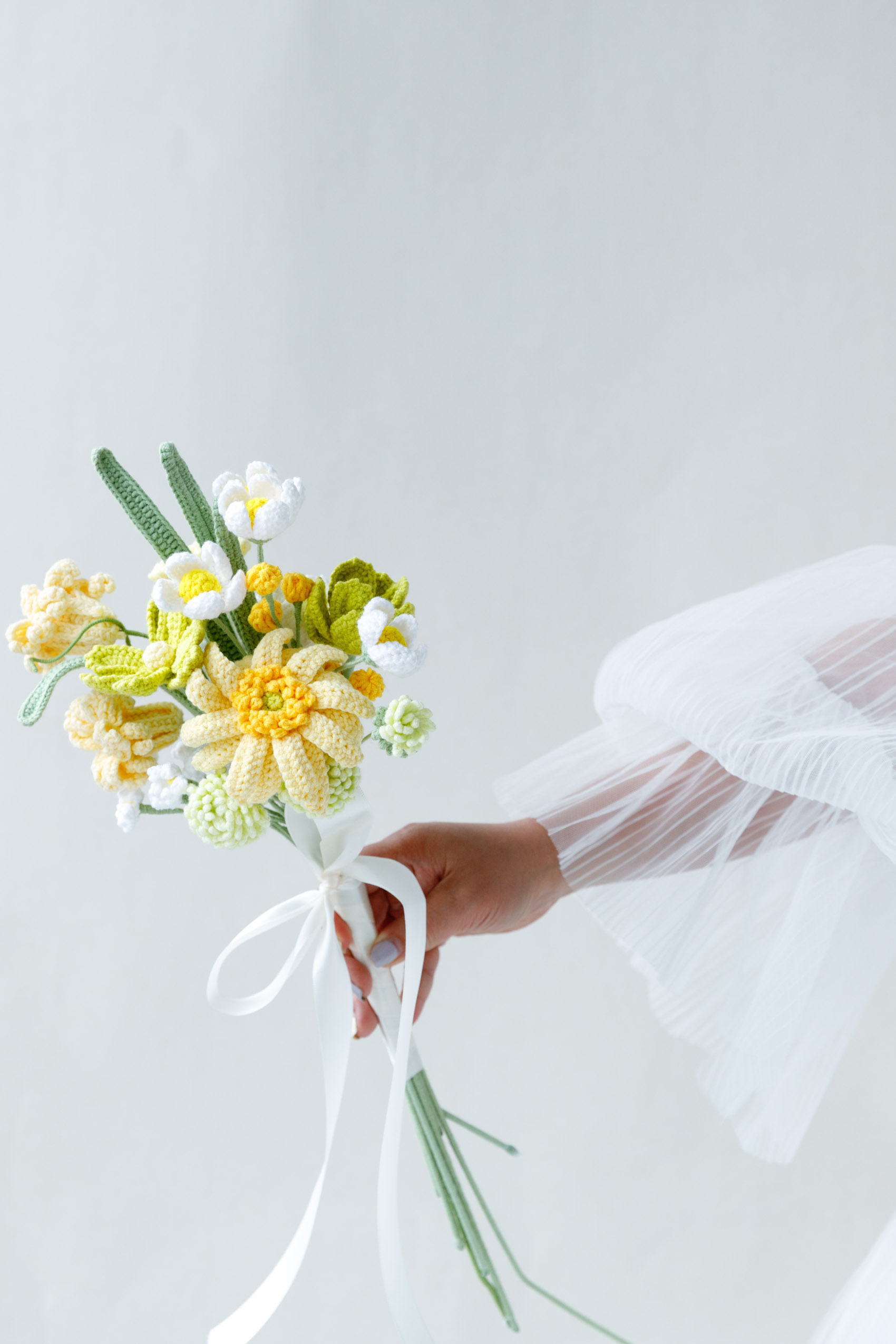 Green bridesmaid bouquet B-hookok