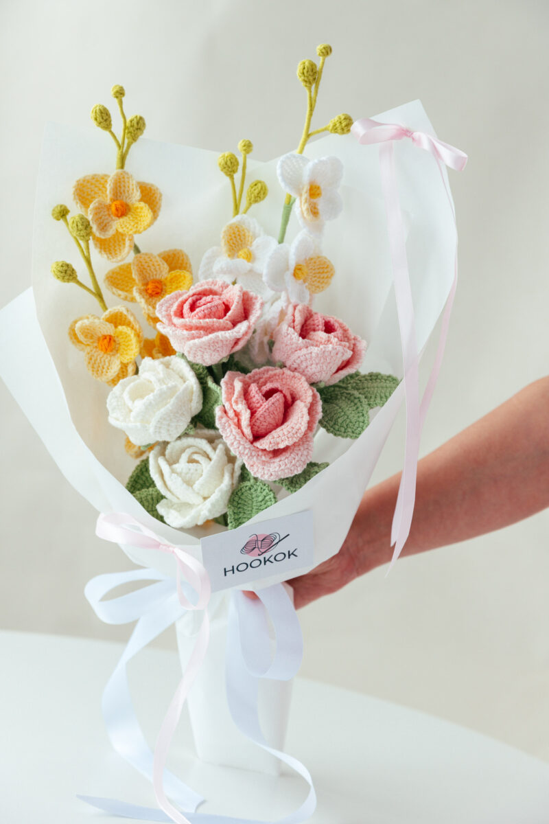 HOOKOK Bouquet – French Rose and Phalaenopsis Bouquet (9 pieces) HOOKOK Bouquet – French Rose and Phalaenopsis Bouquet (9 pieces)