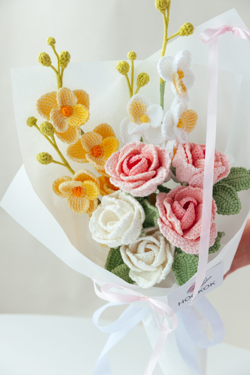 HOOKOK Bouquet – French Rose and Phalaenopsis Bouquet (9 pieces) HOOKOK Bouquet – French Rose and Phalaenopsis Bouquet (9 pieces)