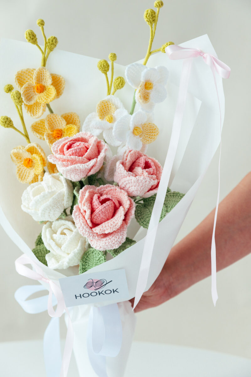 HOOKOK Bouquet – French Rose and Phalaenopsis Bouquet (9 pieces) HOOKOK Bouquet – French Rose and Phalaenopsis Bouquet (9 pieces)