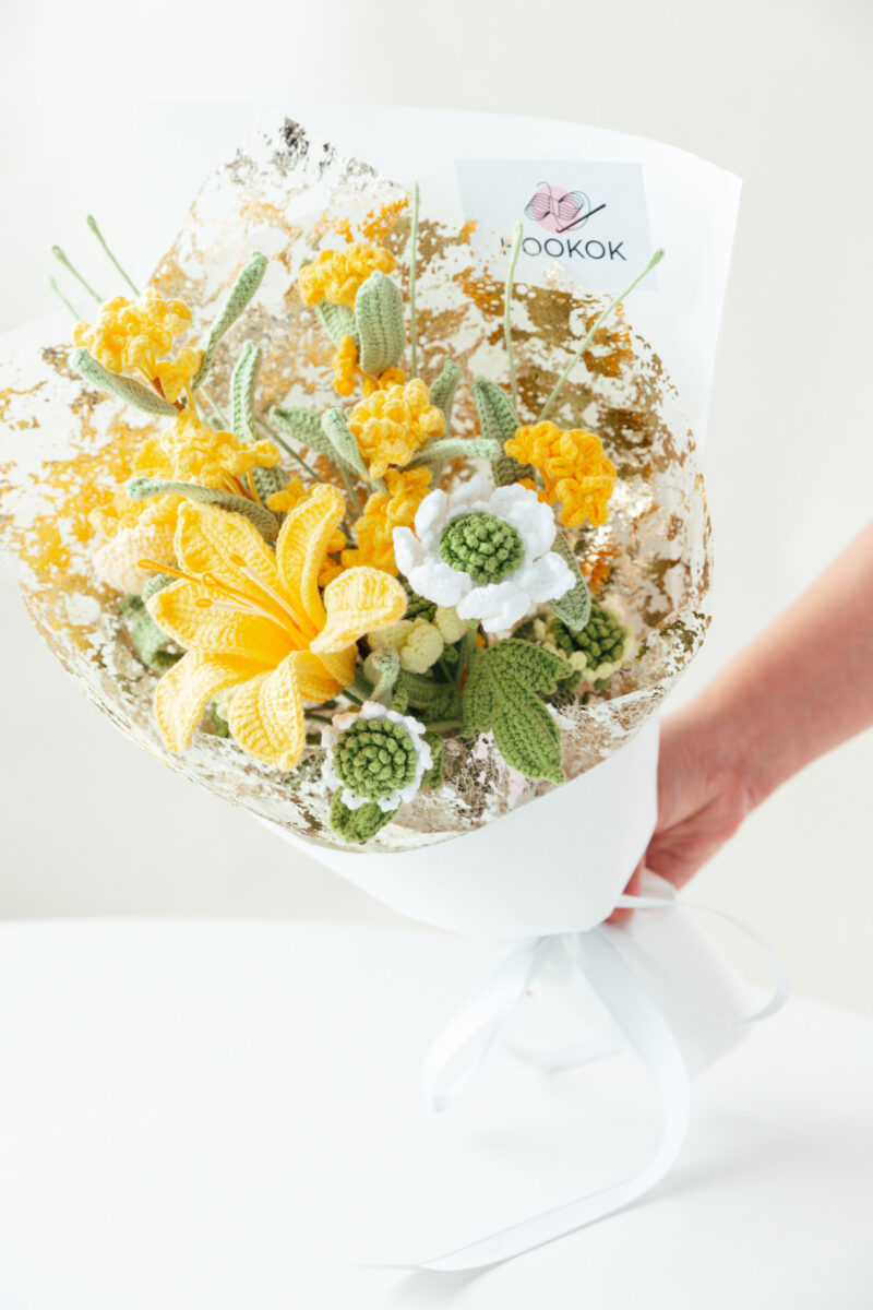 HOOKOK Bouquet – Yellow Peruvian lily and Osmanthus Flower Bouquet (8 pieces) HOOKOK Bouquet – Yellow Peruvian lily and Osmanthus Flower Bouquet (8 pieces)