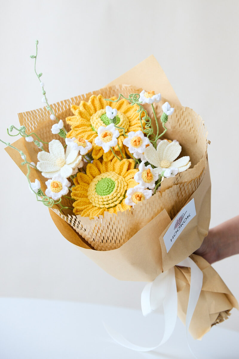 HOOKOK Bouquet - Sunflower and Daffodil Bouquet (12 pieces) HOOKOK Bouquet - Sunflower and Daffodil Bouquet (12 pieces)