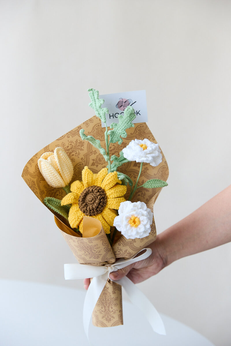 Yellow Sunflower and Gardenia Bouquet-HOOKOK Yellow Sunflower and Gardenia Bouquet-HOOKOK