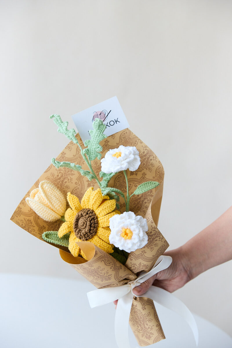 Yellow Sunflower and Gardenia Bouquet-HOOKOK Yellow Sunflower and Gardenia Bouquet-HOOKOK