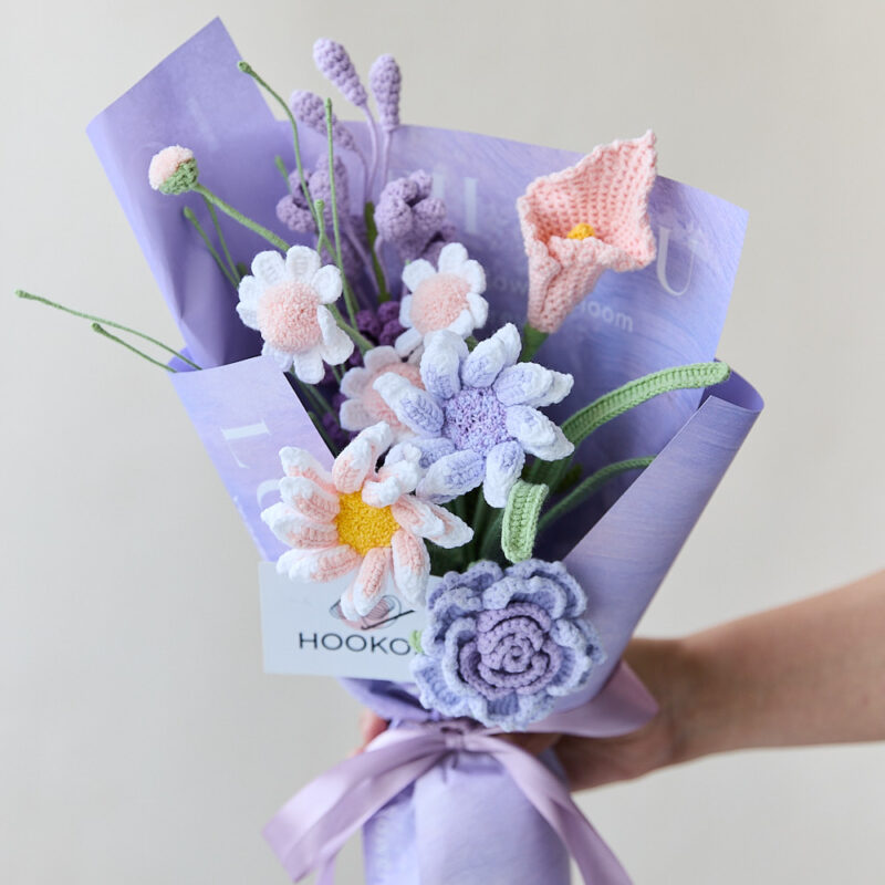 HOOKOK Bouquet - Purple Rose and Roman Holiday Daisy Bouquet (8 pieces)
