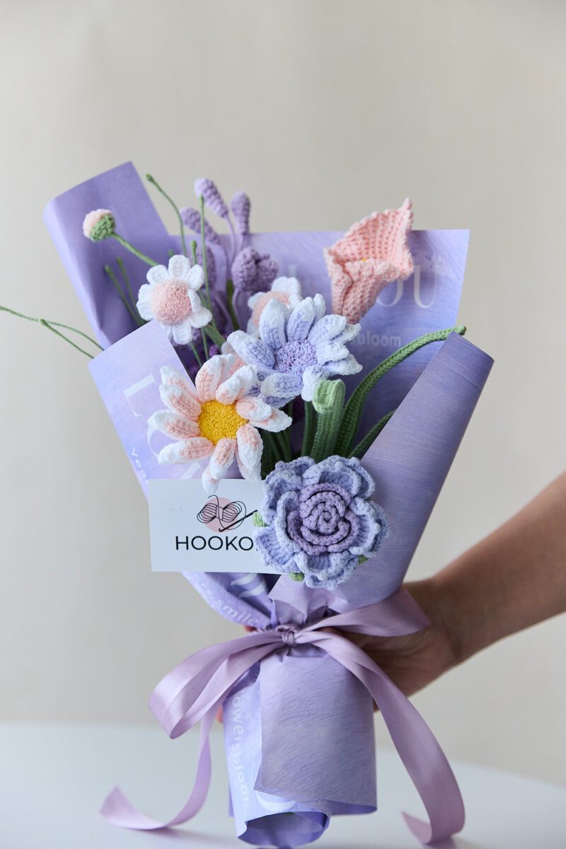 HOOKOK Bouquet - Purple Rose and Roman Holiday Daisy Bouquet (8 pieces) HOOKOK Bouquet - Purple Rose and Roman Holiday Daisy Bouquet (8 pieces)