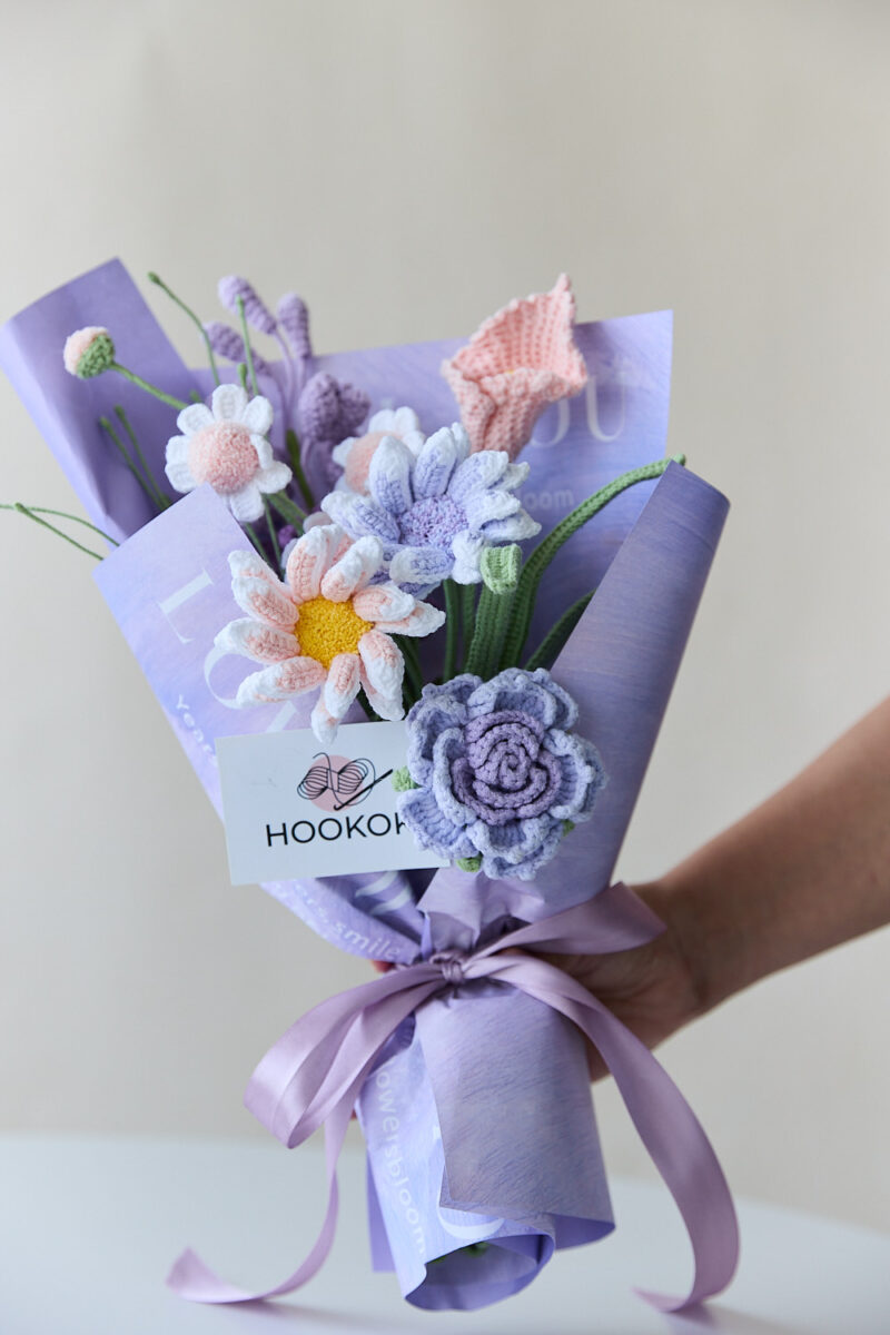 HOOKOK Bouquet - Purple Rose and Roman Holiday Daisy Bouquet (8 pieces) HOOKOK Bouquet - Purple Rose and Roman Holiday Daisy Bouquet (8 pieces)