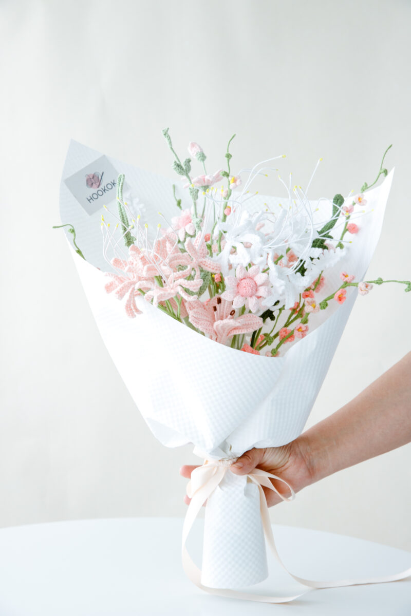 HOOKOK Bouquet - Pink Spider Lily Bouquet (17 pieces) HOOKOK Bouquet - Pink Spider Lily Bouquet (17 pieces)