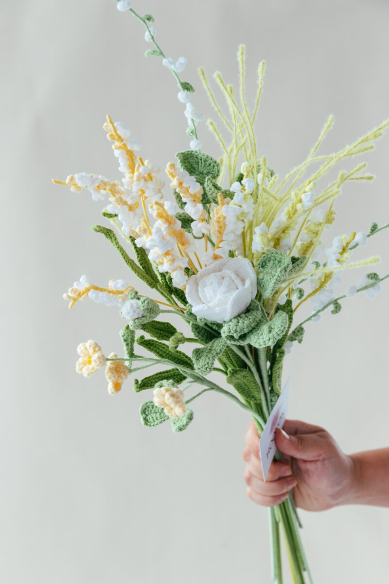 Yellow Water Pepper and Rose Bouquet Kit-hookok Yellow Water Pepper and Rose Bouquet Kit-hookok