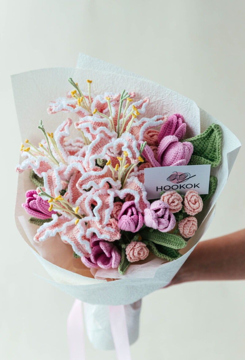 HOOKOK Bouquet - Pink Flame Lily and Rose Bouquet (21 pieces) HOOKOK Bouquet - Pink Flame Lily and Rose Bouquet (21 pieces)