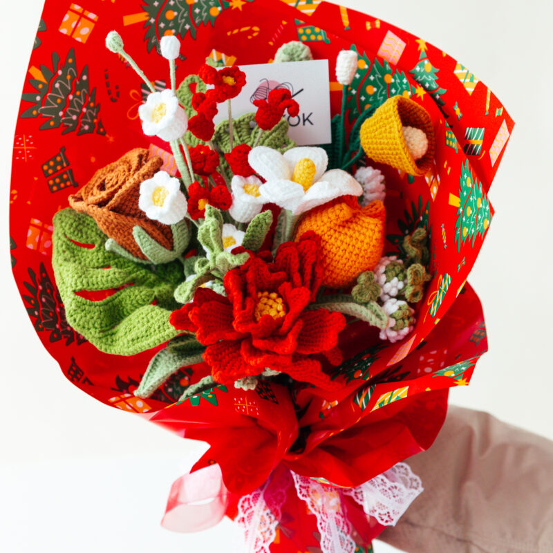 HOOKOK Christmas Bouquet - Red Couture Rose Tilia Bouquet