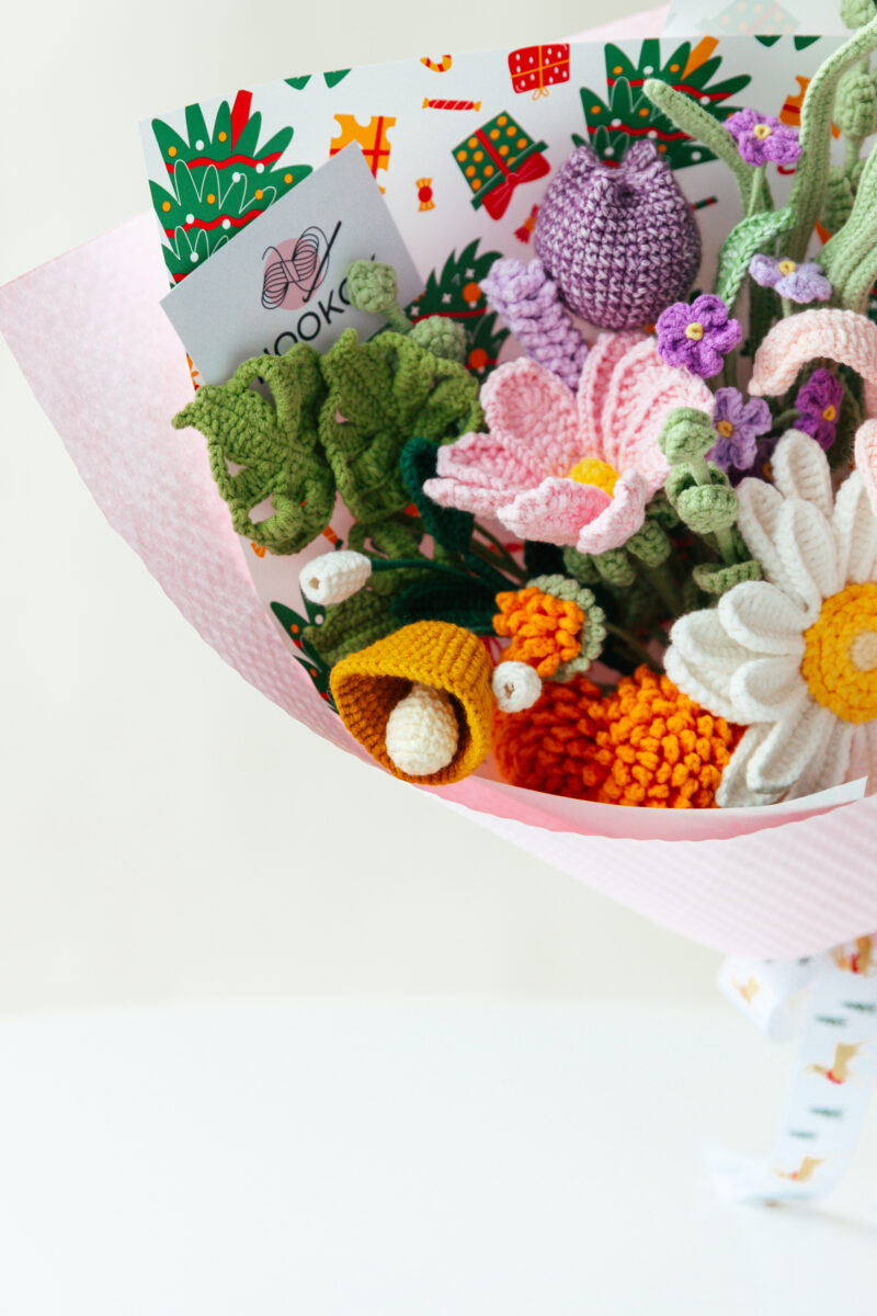 HOOKOK Christmas Bouquet - Pink Lily and Gerbera Bouquet (13 pieces) HOOKOK Christmas Bouquet - Pink Lily and Gerbera Bouquet (13 pieces)