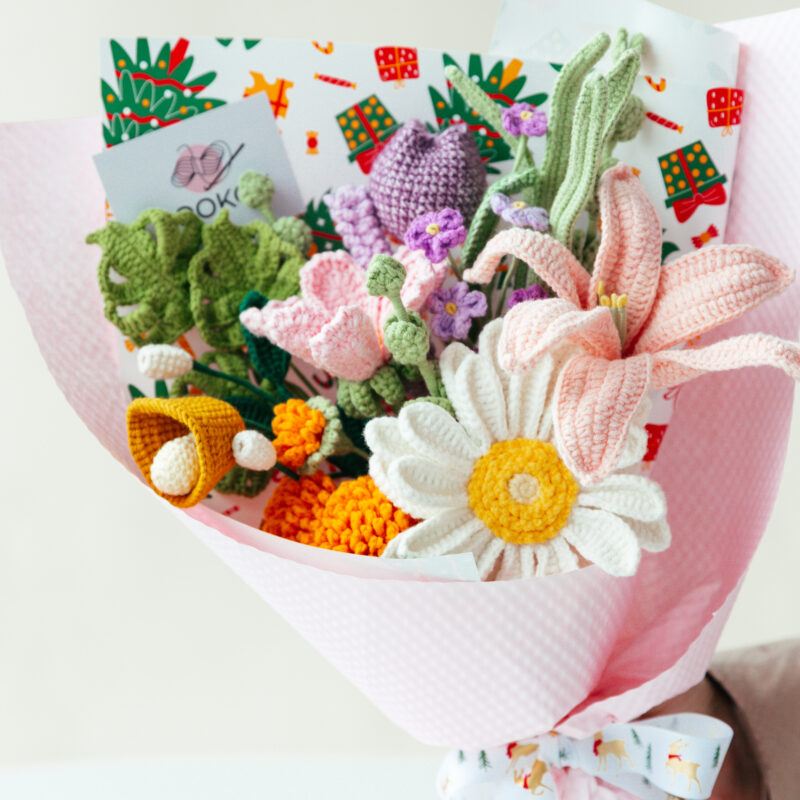 HOOKOK Christmas Bouquet - Pink Lily and Gerbera Bouquet (13 pieces)
