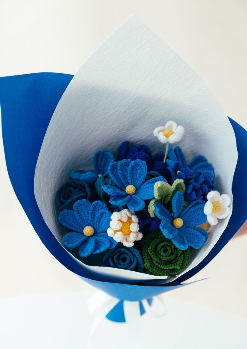 man's crochet bouquet