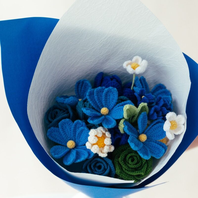 man's crochet bouquet