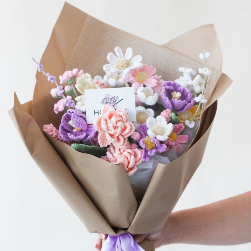 HOOKOK Exquisite Tulip and Gesang Flower Bouquet  (28 Pieces)