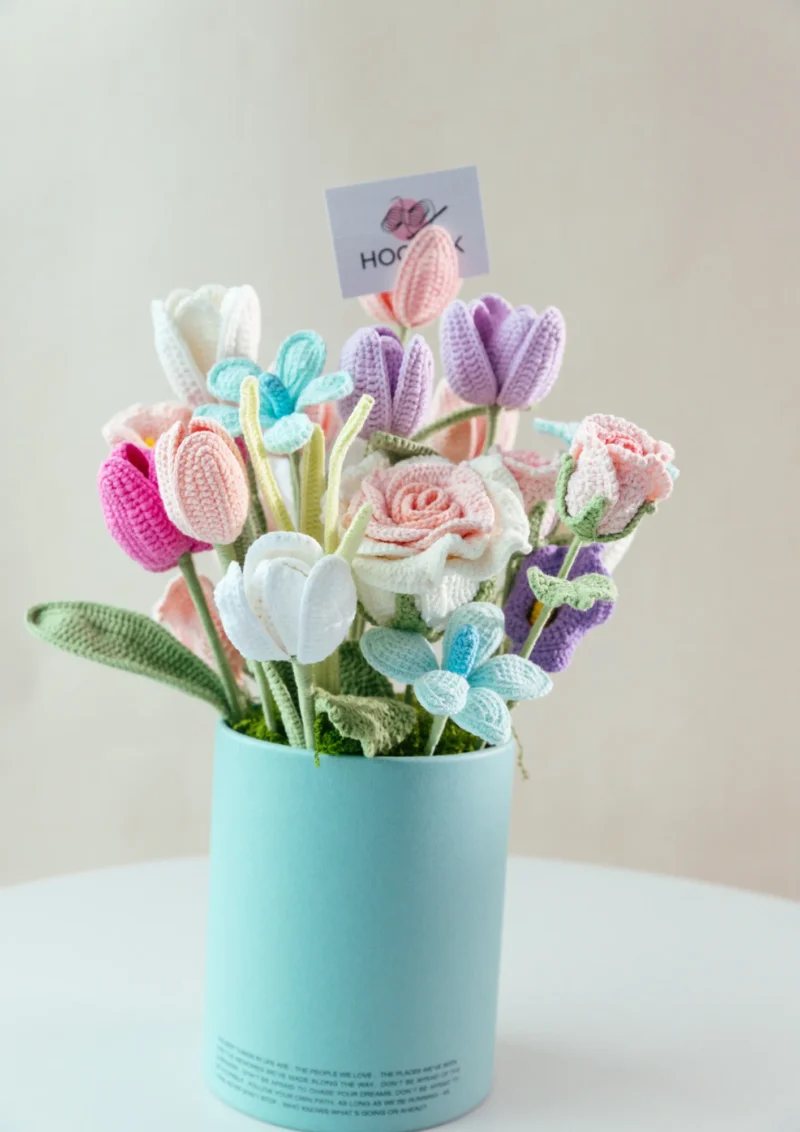 Thai Rose Hug Bucket 3 Thai Rose Hug Bucket 3
